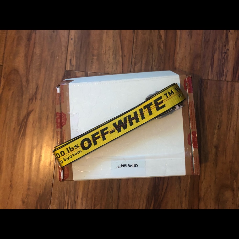 Off-white belt